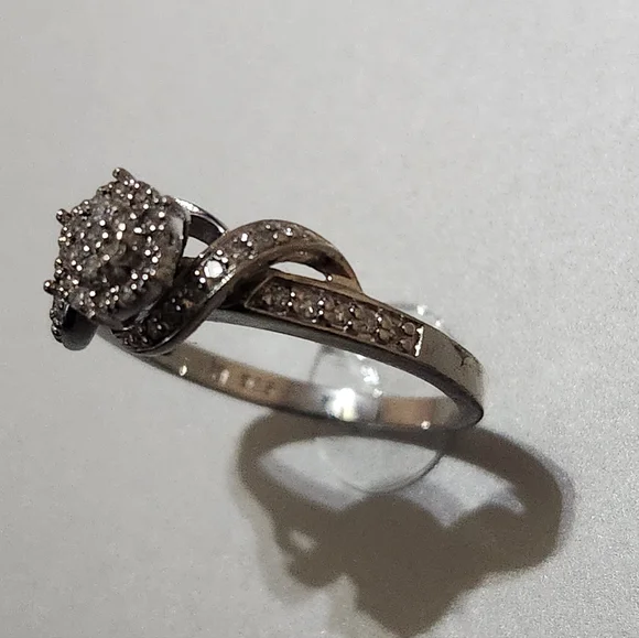Vintage Ross-Simons Natural Diamond .205CTW & Sterling Silver 925 Ring